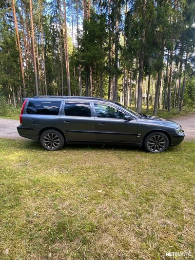 Volvo V70 D5 aut. 2003, photo 2/10