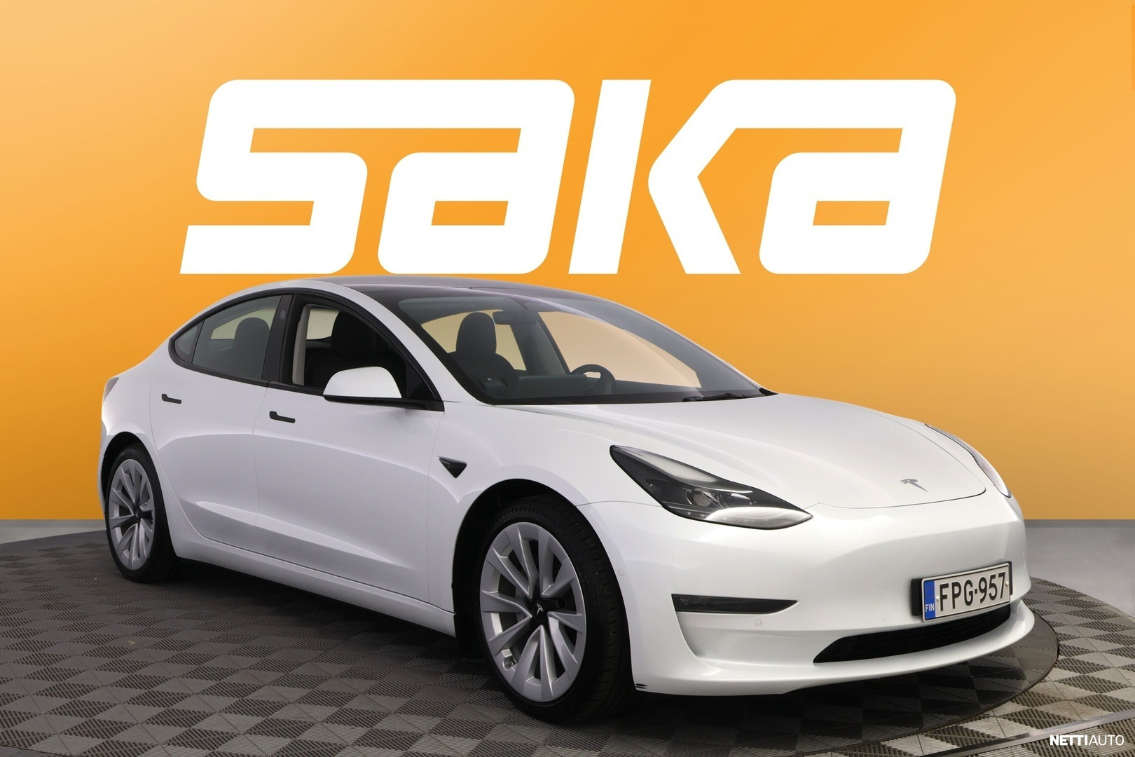 Tesla Model 3 Long Range