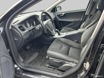 Volvo V60 D4 Momentum aut 2014, photo 4/8