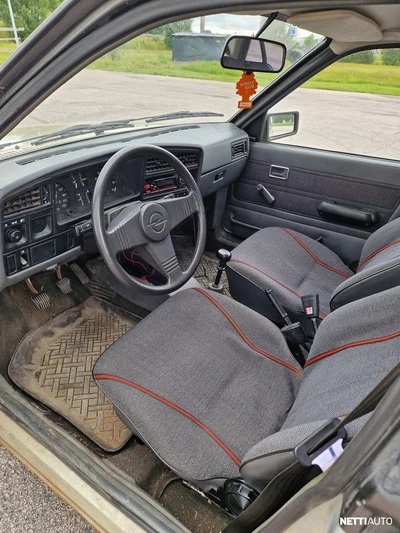 Opel Ascona 1984, photo 6/7