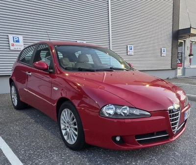 Alfa Romeo 147 1,9 JTD M-jet 5D 2007, kuva 2/33