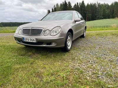 Mercedes-Benz E 200 E200 2004, kuva 1/15