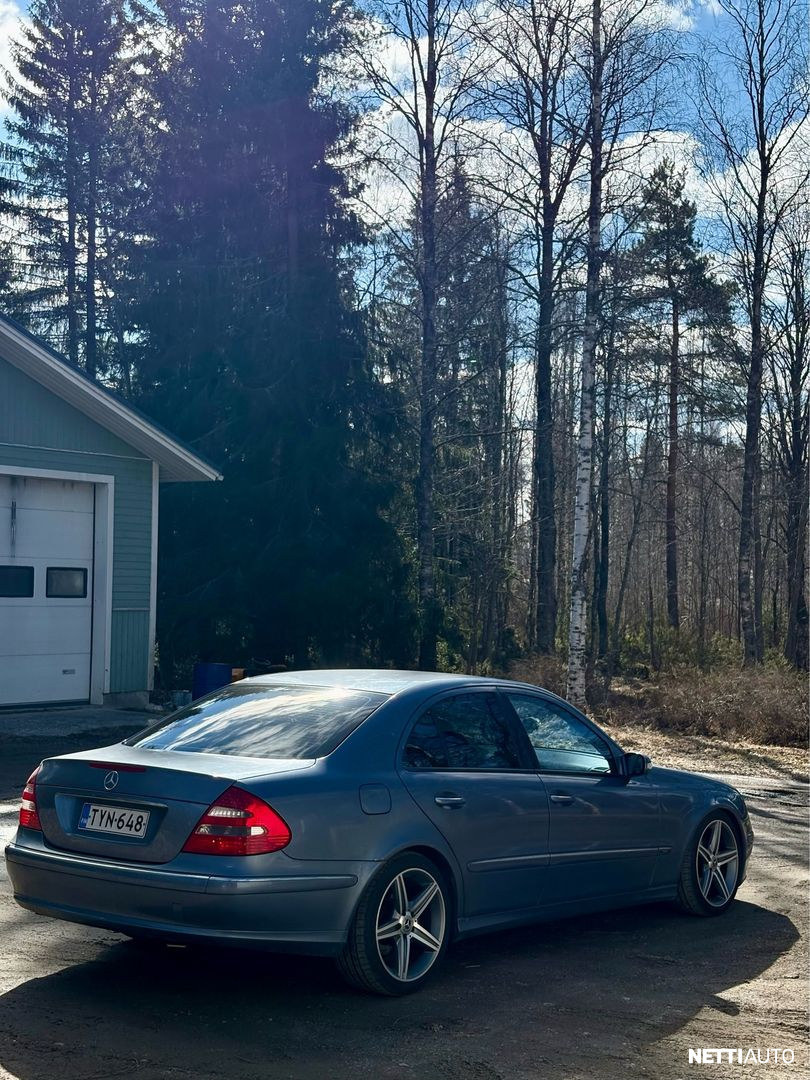 Mercedes-Benz E 220