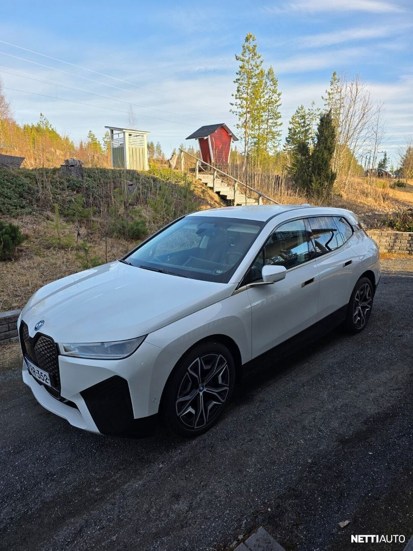 BMW iX