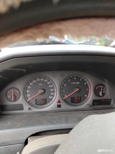 Volvo V70 2002, kuva 4/8