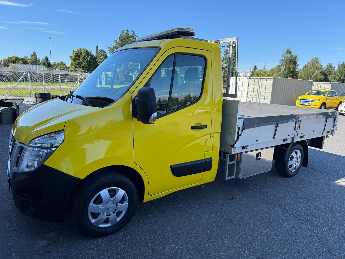 Nissan NV400