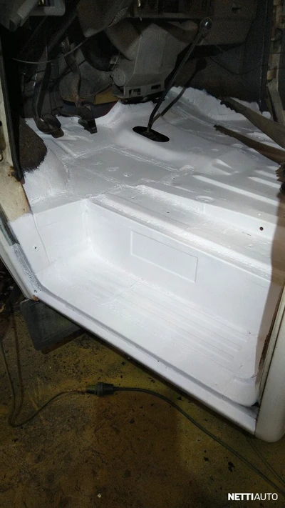 Ford Transit 100L 2,0 1985, kuva 3/6