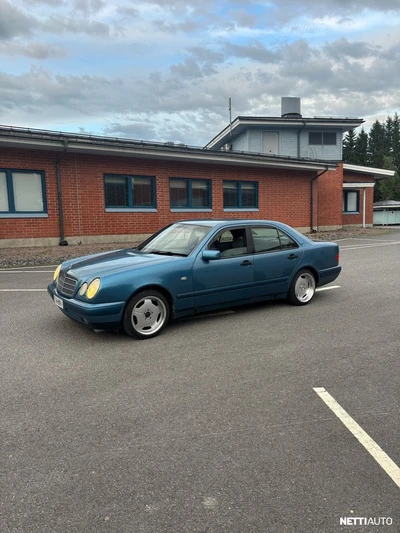 Mercedes-Benz E E200 1997, photo 4/19