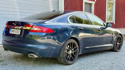 Jaguar XF 3,0 D Premium Luxury 2010, kuva 5/10