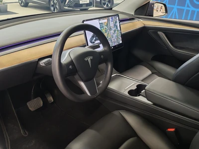 Tesla Model Y 2021, kuva 4/19