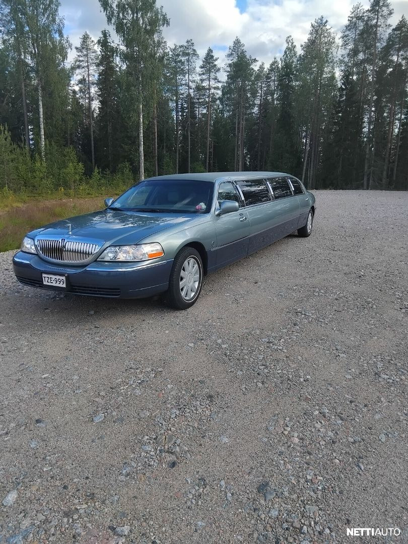 Lincoln Town Car