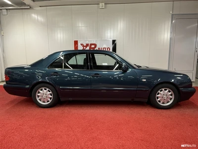 Mercedes-Benz E 1999, photo 2/18