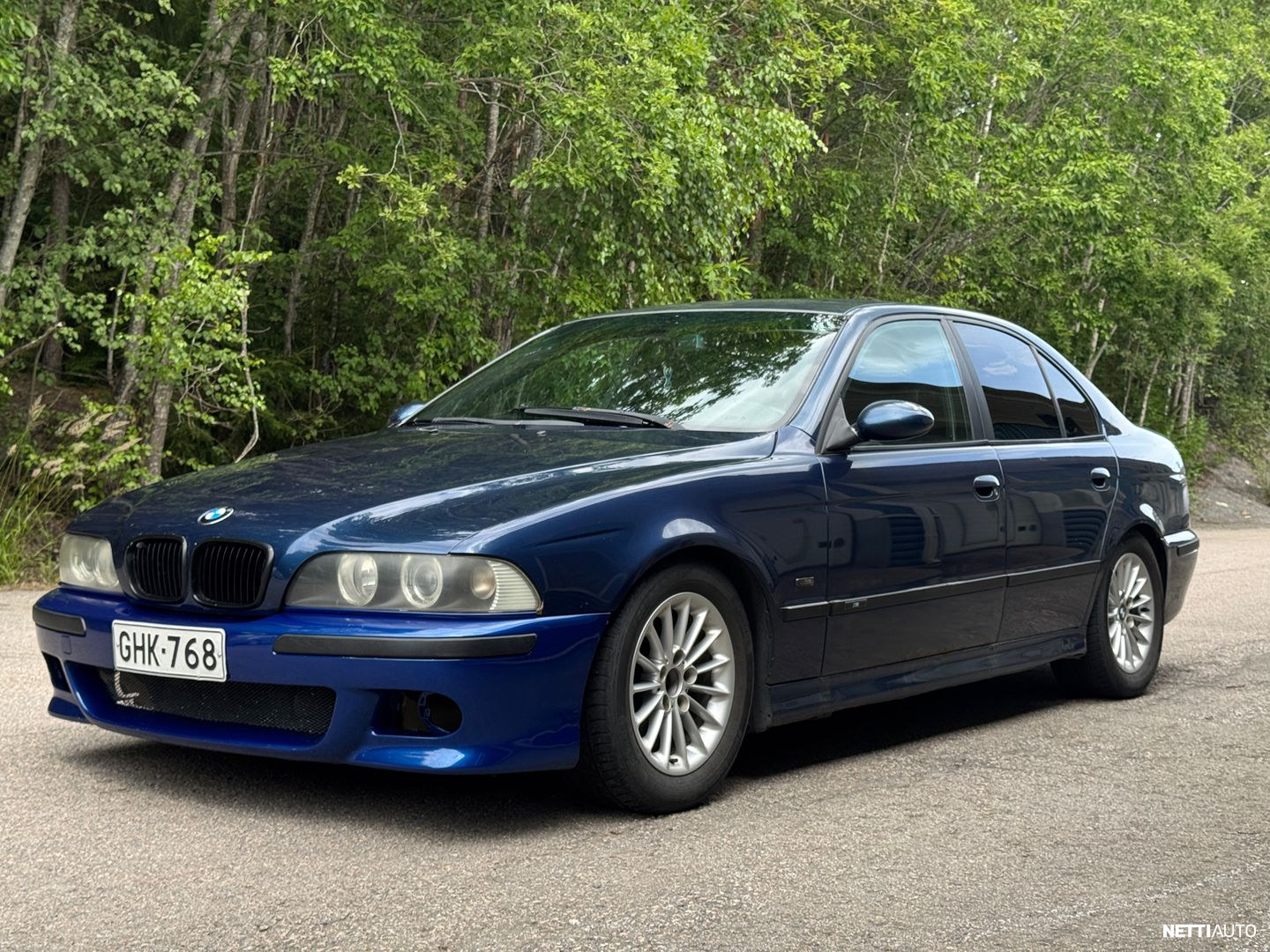 BMW 523