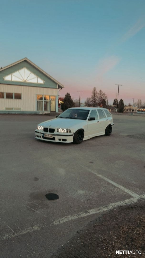 BMW 320