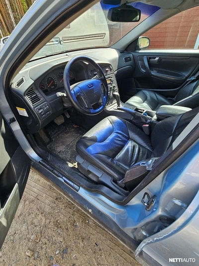 Volvo V70 2000, photo 3/3