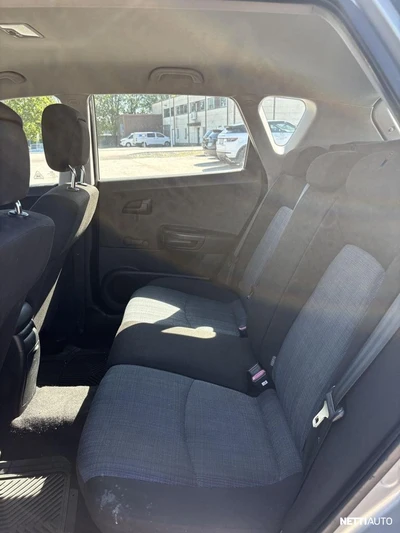 Kia Ceed 2010, photo 6/7