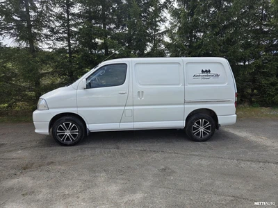 Toyota Hiace 2007, photo 2/9