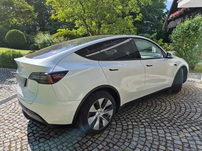 Tesla Model Y Long Range 2022, kuva 3/9