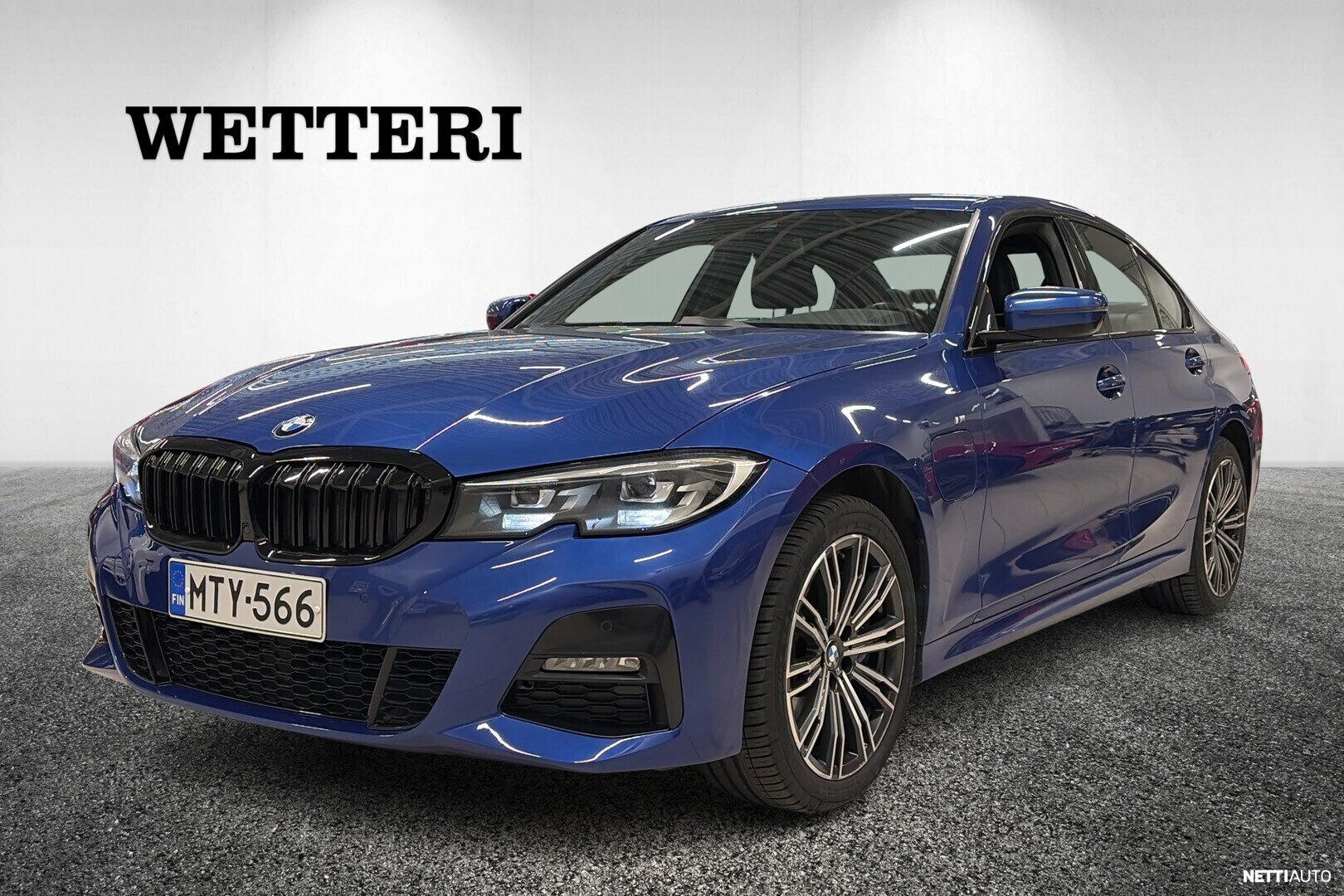 BMW 330