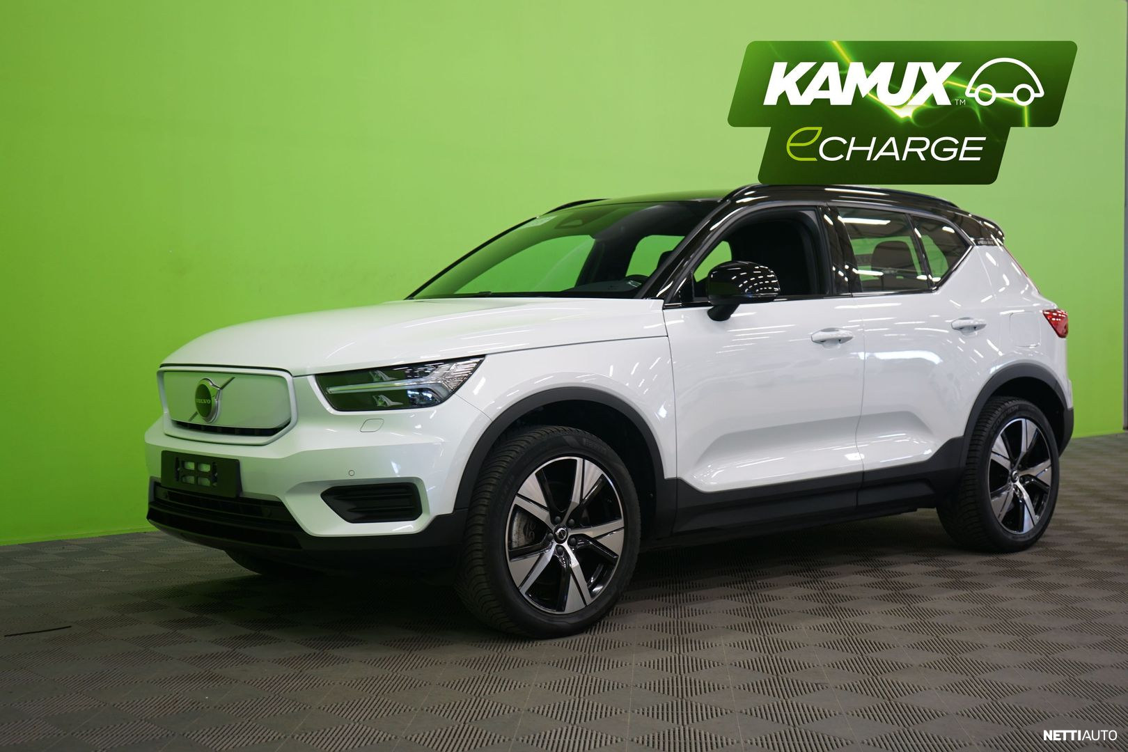 Volvo XC40 2022, photo 6/23