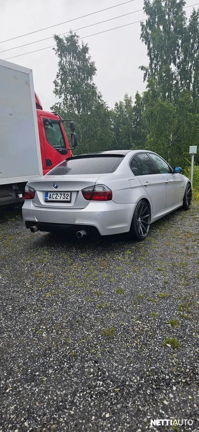 BMW 330 2005, photo 5/6