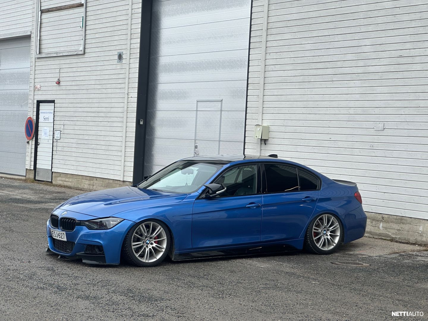 BMW 330