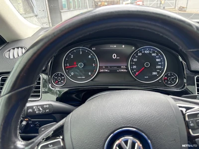 Volkswagen Touareg 2015, kuva 7/10