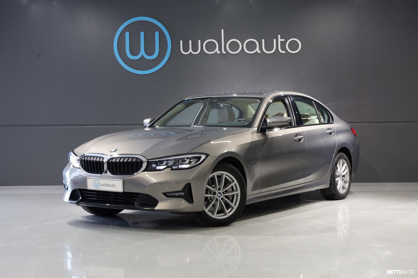 BMW 330