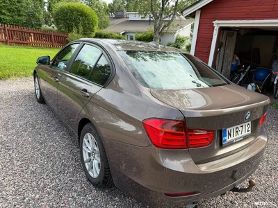 BMW 318 2012, photo 4/10