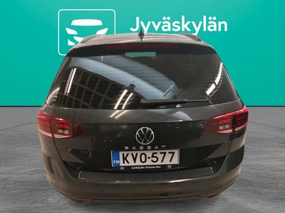 Volkswagen Passat 2023, photo 6/13