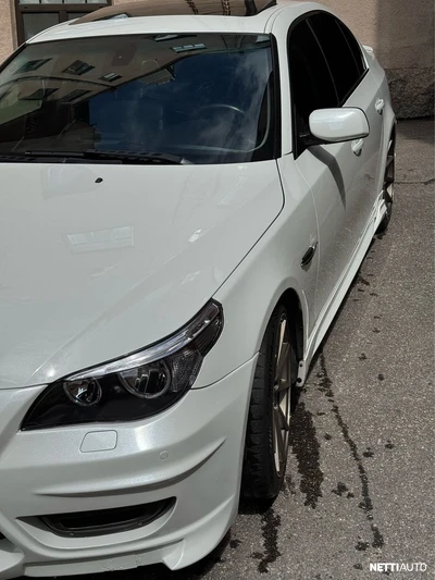 BMW 545 i 2004, kuva 4/24