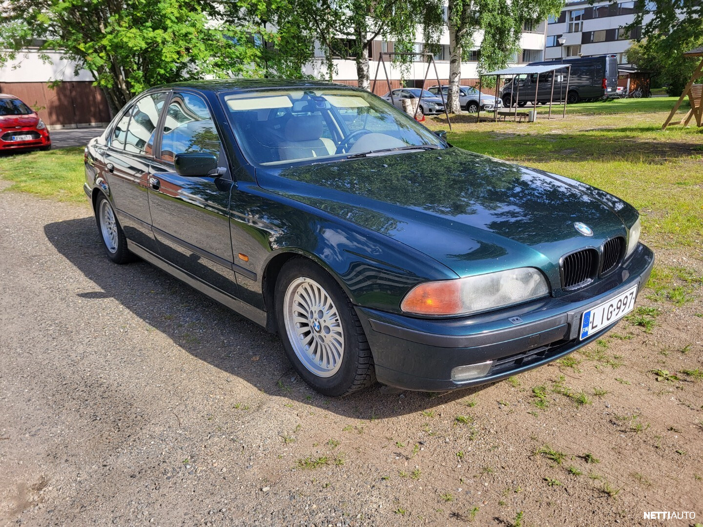 BMW 528