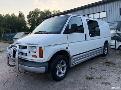 Chevrolet Chevy Van 2002, kuva 5/24