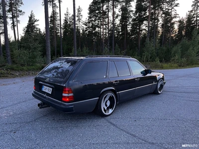 Mercedes-Benz 300 1993, photo 3/8