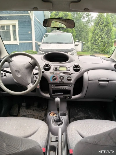 Toyota Yaris 1999, kuva 5/13