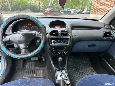 Peugeot 206 2003, photo 7/9
