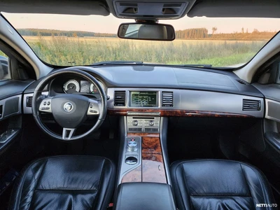 Jaguar XF 2009, photo 6/10