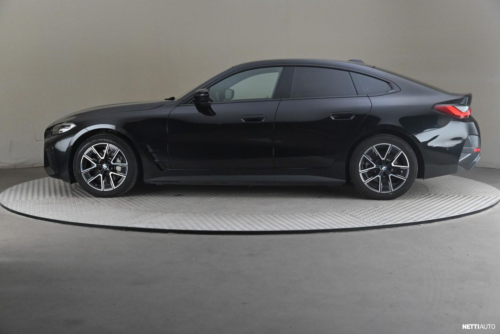 BMW i4 2023, photo 4/31
