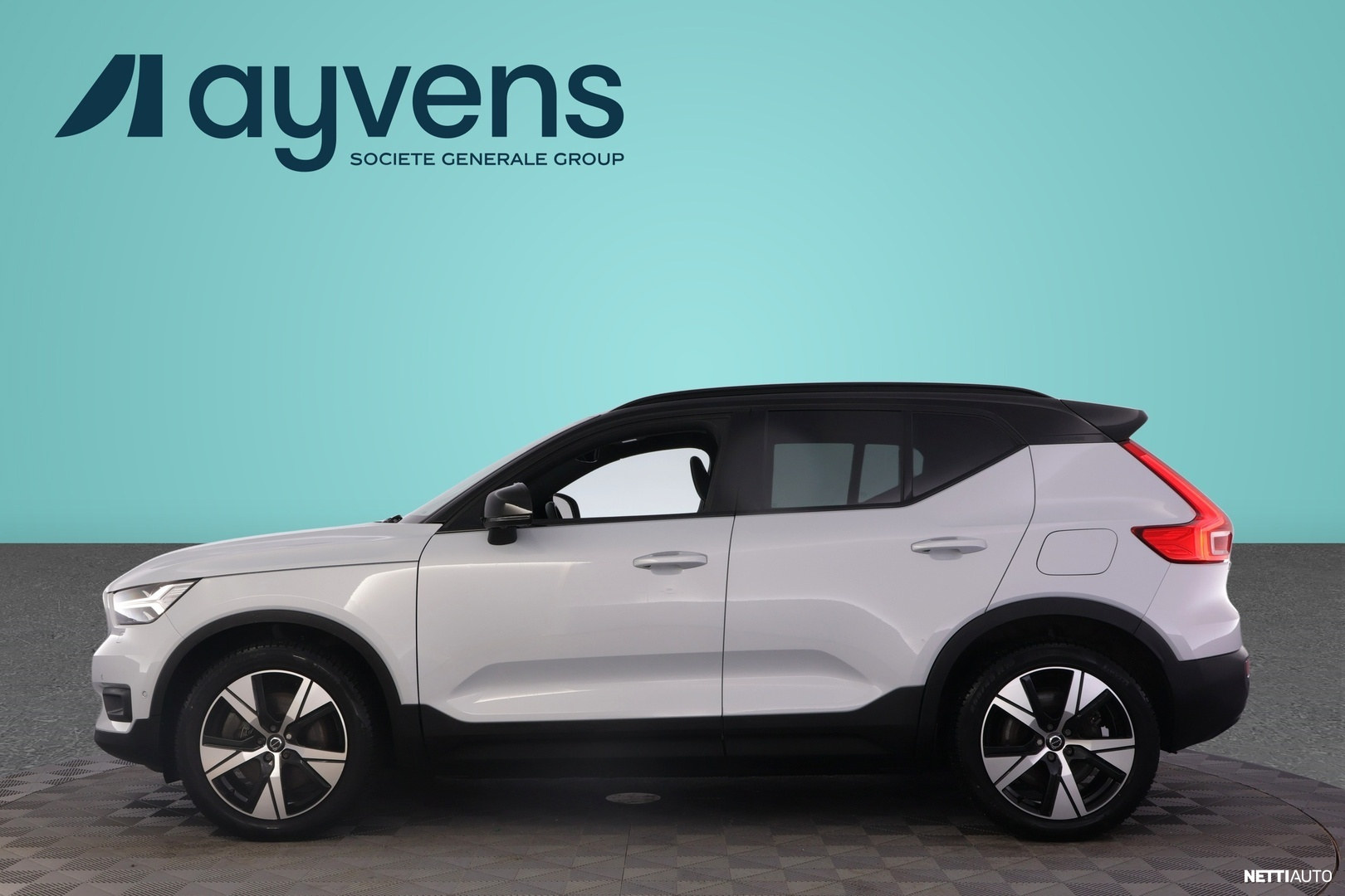 Volvo XC40 2021, photo 6/19