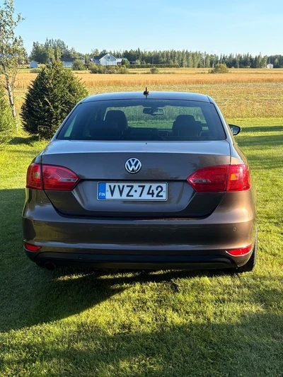 Volkswagen Jetta 2011, kuva 4/18