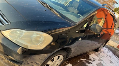 Toyota Avensis Verso 2,0 bensa Automatic 2003, photo 5/5