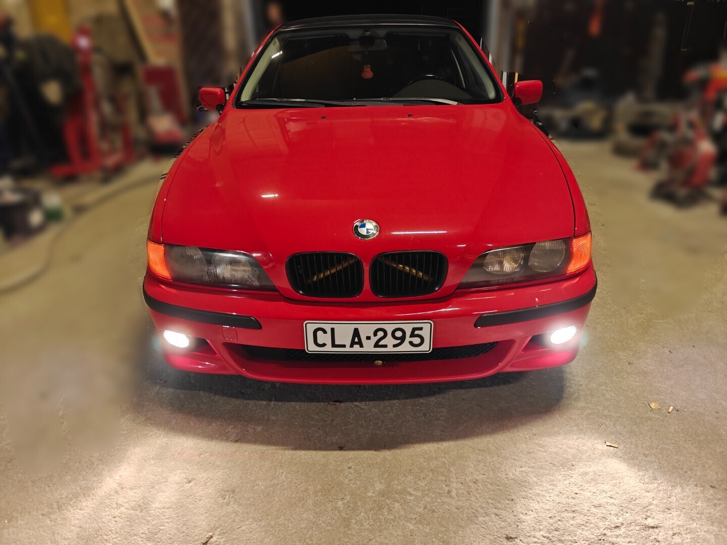 BMW 523