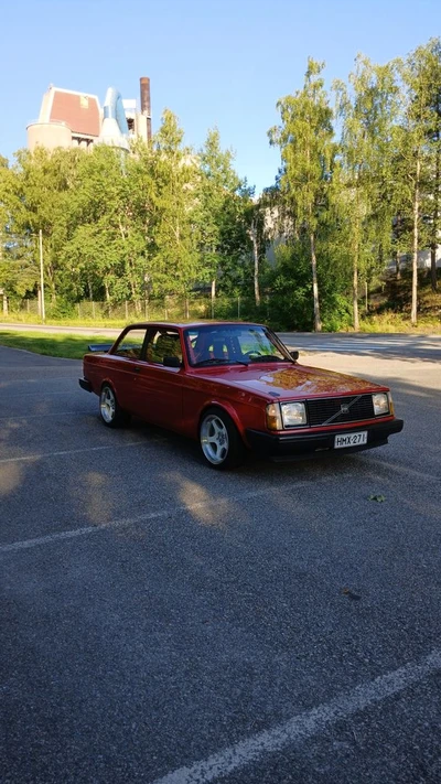 Volvo 242 1981, kuva 3/9