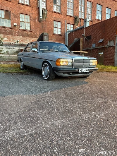Mercedes-Benz 200 200D W123 1985, photo 6/13