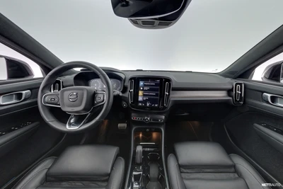 Volvo XC40 2021, photo 7/12
