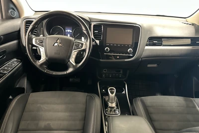 Mitsubishi Outlander PHEV 2020, kuva 7/10