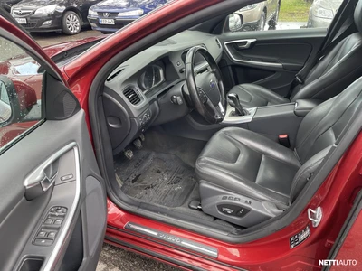 Volvo V60 2016, photo 7/10