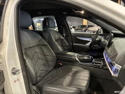 BMW i7 G70 xDrive 60 M Sport 2022, kuva 5/9