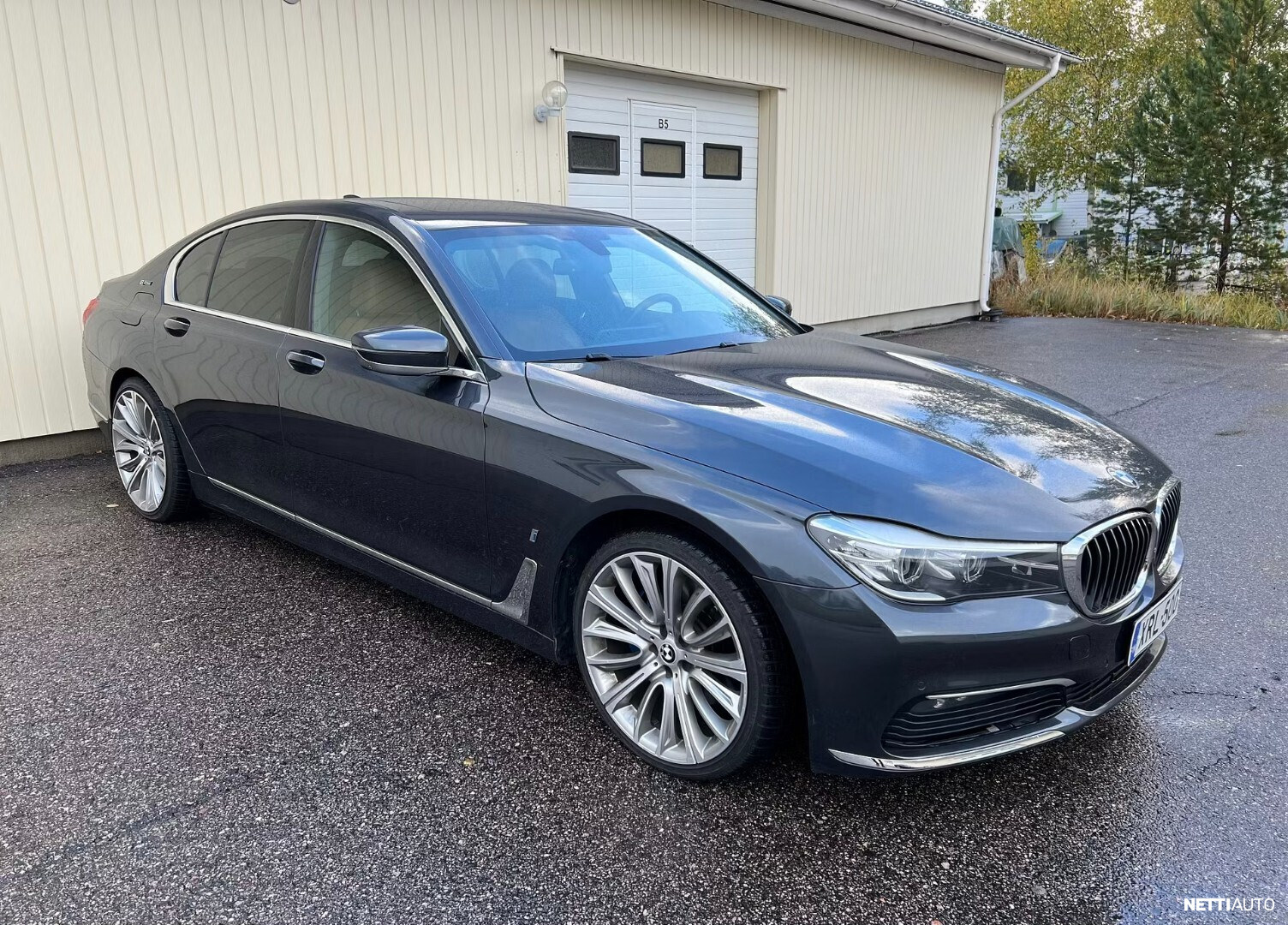 BMW 740