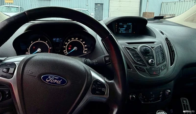 Ford Transit Courier 2015, kuva 6/6